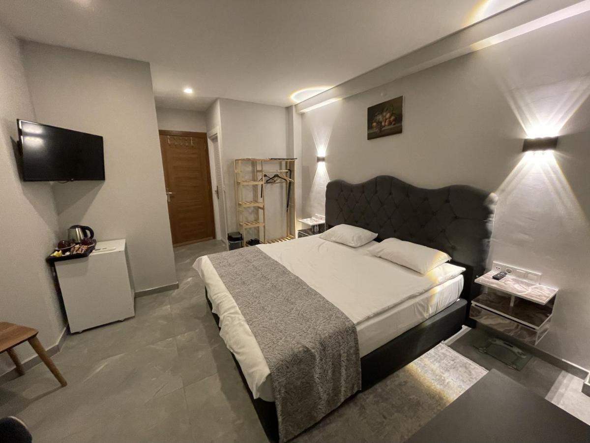 Turna Hotel Istanboel Buitenkant foto